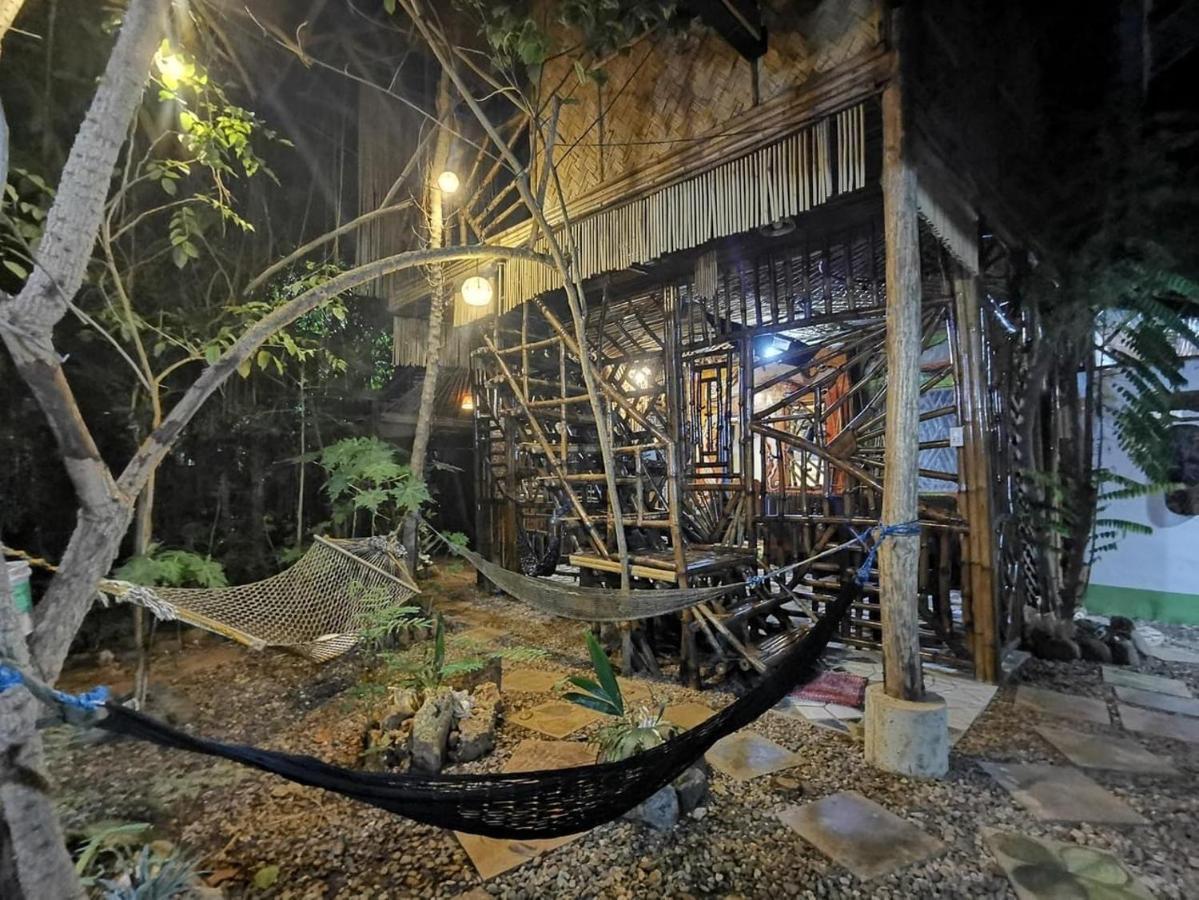 ホテル Bamboo Nest プエルト・プリンセサ エクステリア 写真