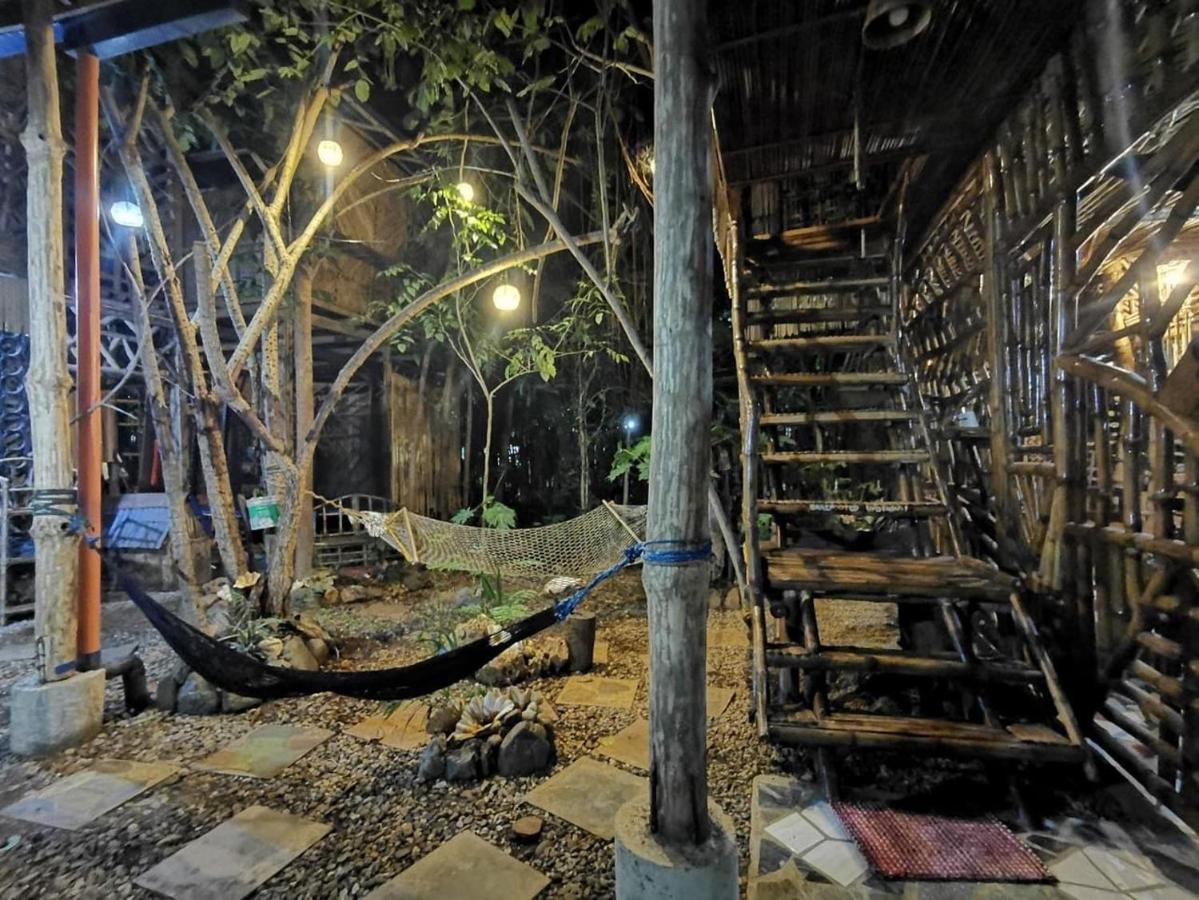 ホテル Bamboo Nest プエルト・プリンセサ エクステリア 写真