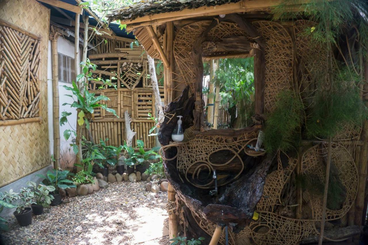 ホテル Bamboo Nest プエルト・プリンセサ エクステリア 写真
